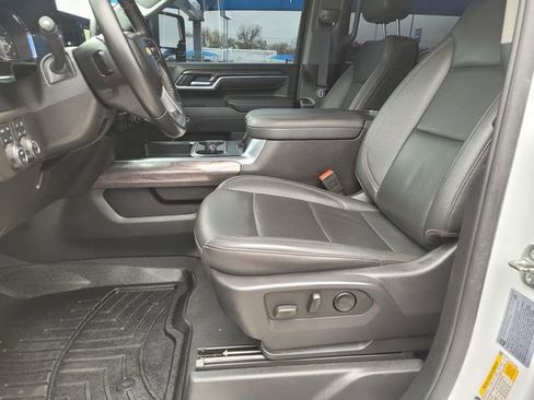 Certified 2025 Chevrolet Silverado 2500 LTZ w/ LTZ Convenience Package image 18