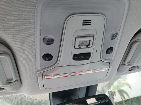 Certified 2022 Toyota Prius Limited image 34