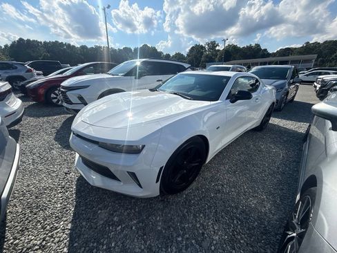 Used 2018 Chevrolet Camaro LT w/ Technology Package RWD image 1