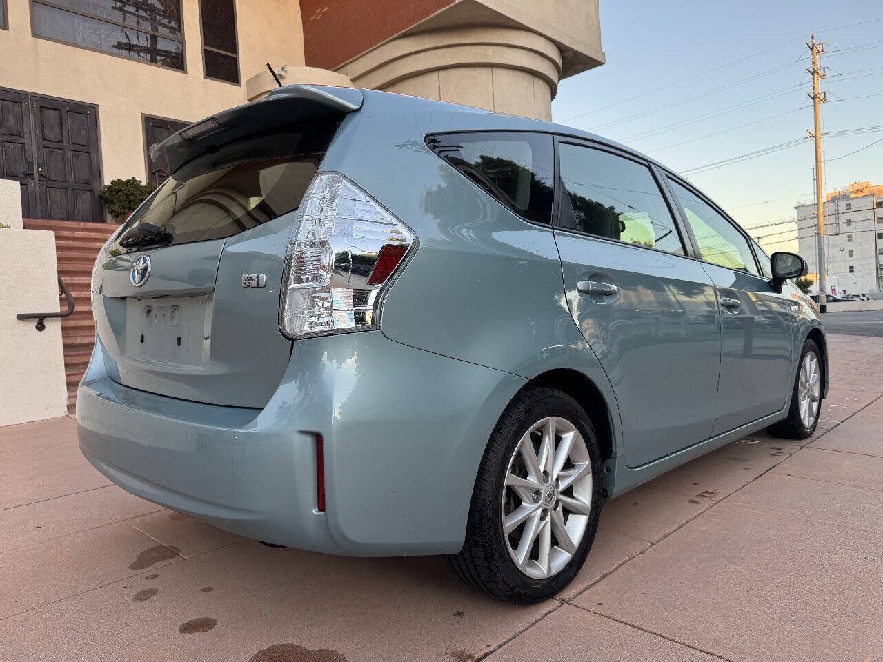 Used 2014 Toyota Prius V Five FWD image 8