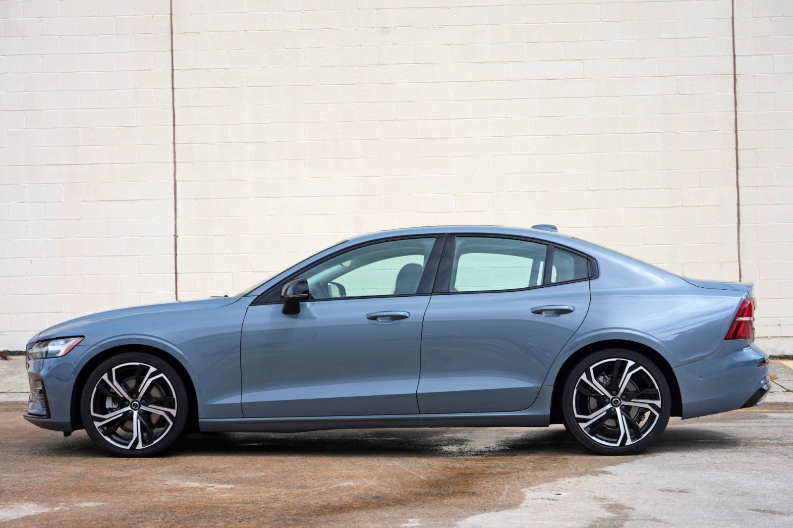 Used 2024 Volvo S60 B5 Plus AWD/4WD image 9