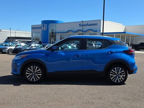 Used 2021 Nissan Kicks SV image 6