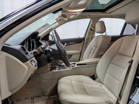 Used 2013 Mercedes-Benz C 300 4MATIC Sedan image 14