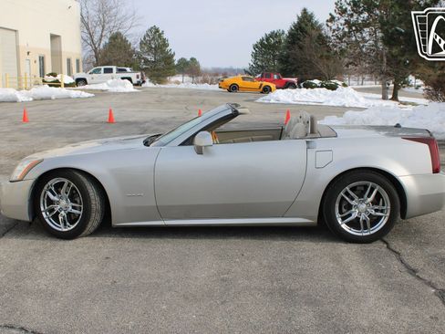 Used 2005 Cadillac XLR image 4