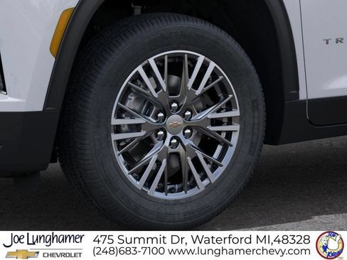 New 2026 Chevrolet Traverse LT w/ LPO, Floor Liner Package AWD/4WD image 9
