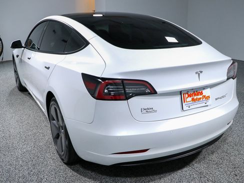Used 2021 Tesla Model 3 Standard Range Plus RWD image 9