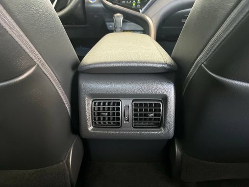 Used 2021 Toyota Camry XLE FWD image 25