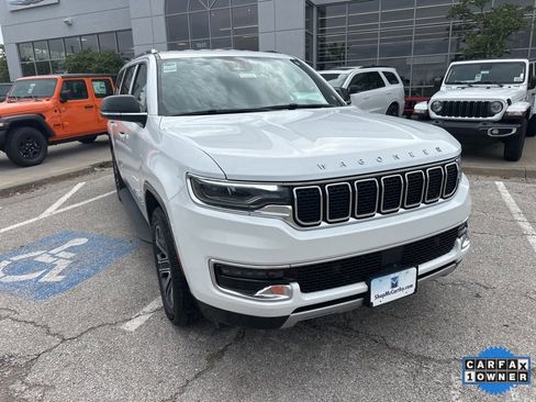 Used 2024 Jeep Wagoneer L Series II w/ Flexible Seating Group image 8