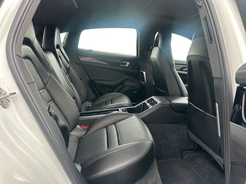 Used 2019 Porsche Panamera 4 image 18