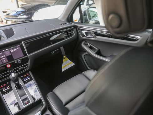 New 2026 Porsche Macan T AWD/4WD image 35