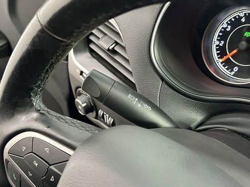 Used 2020 Jeep Cherokee Latitude Plus w/ Comfort/Convenience Group image 16