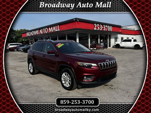 Used 2019 Jeep Cherokee Latitude w/ Popular Appearance Group AWD/4WD image 1