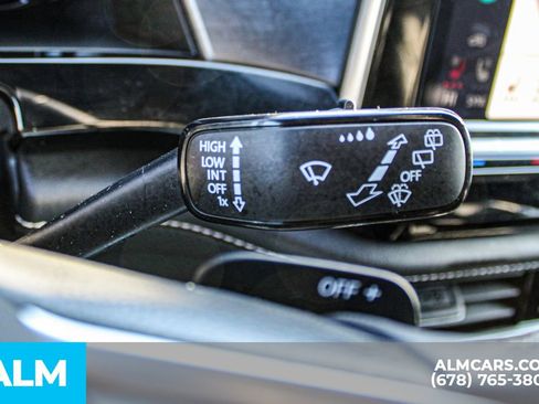 Used 2025 Volkswagen Atlas Cross Sport SE image 30