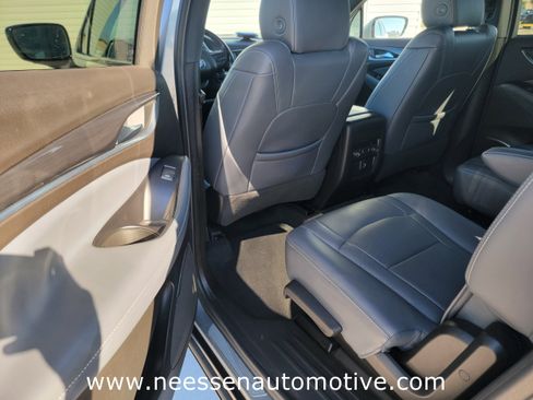 Used 2023 Buick Enclave Essence image 14