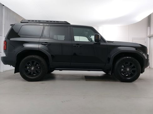 Used 2024 Toyota Land Cruiser image 8