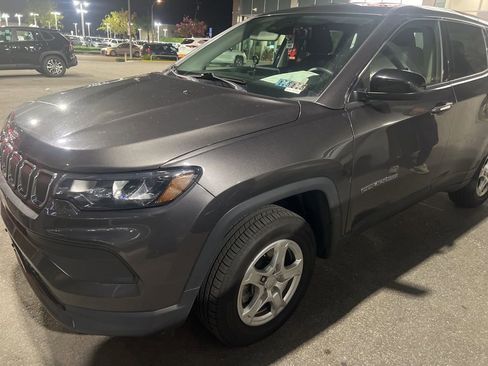 Used 2022 Jeep Compass Sport image 10