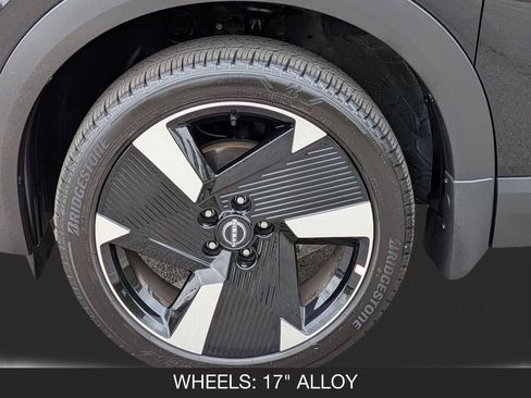 Certified 2025 Nissan Kicks SR FWD image 11