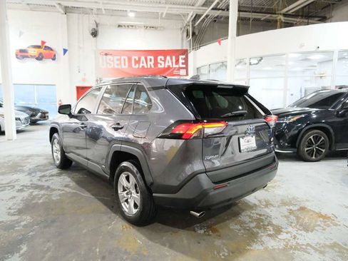 Used 2021 Toyota RAV4 XLE w/ Convenience Package image 8