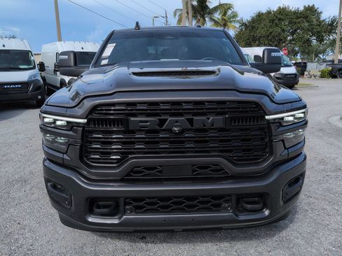 Used 2025 RAM 3500 Limited AWD/4WD image 3