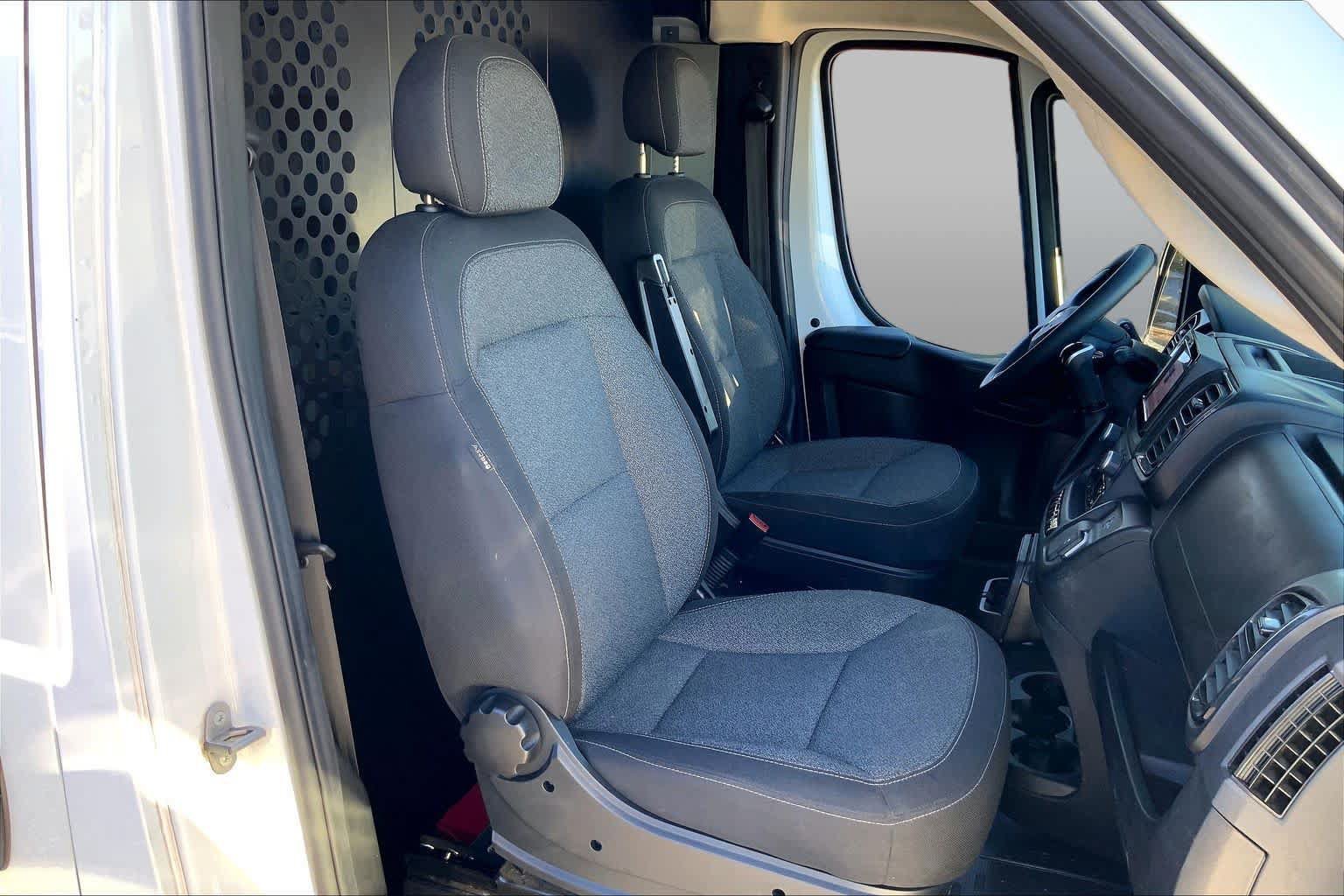Used 2025 RAM ProMaster 2500 w/ U-Haul Equipment Group FWD image 9