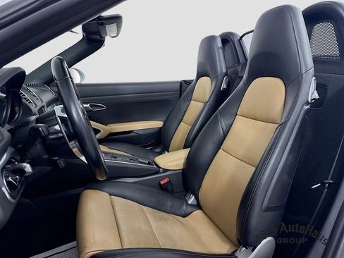 Used 2018 Porsche 718 Boxster S image 11