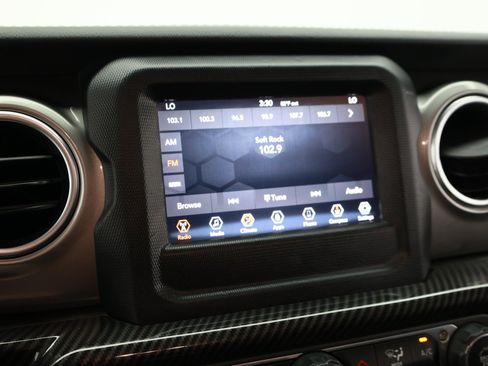 Used 2020 Jeep Wrangler Unlimited Sahara AWD/4WD image 26