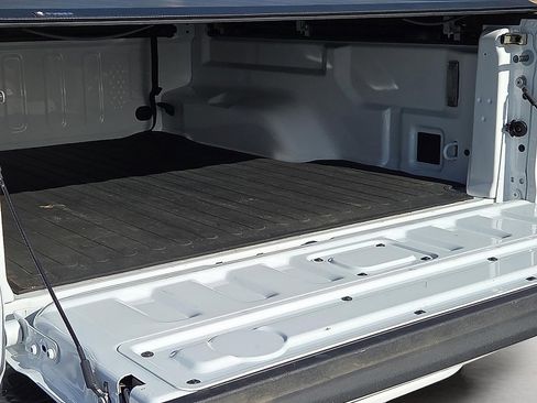 Used 2023 Jeep Gladiator Overland image 8