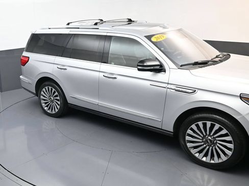 Used 2019 Lincoln Navigator Reserve AWD/4WD image 18