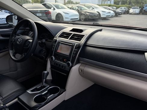 Used 2014 Toyota Camry FWD image 25