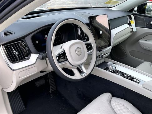 New 2026 Volvo XC60 B5 Ultra w/ Protection Package Premier image 9