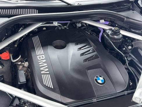 Used 2024 BMW X7 xDrive40i image 61