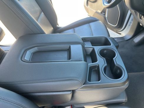 Used 2025 GMC Sierra 1500 SLT image 48