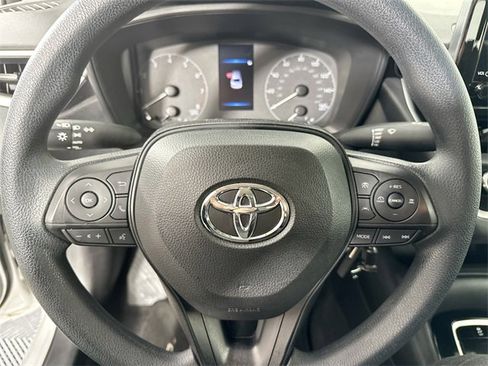 Used 2023 Toyota Corolla LE image 18