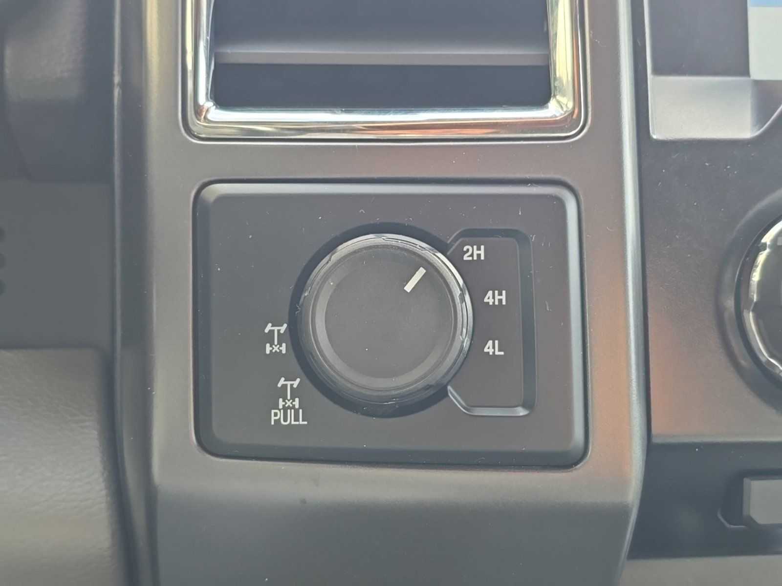 Used 2016 Ford F150 XLT w/ Equipment Group 302A Luxury AWD/4WD image 25