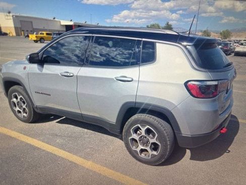 Used 2022 Jeep Compass Trailhawk w/ Trailhawk Convenience Group AWD/4WD image 10