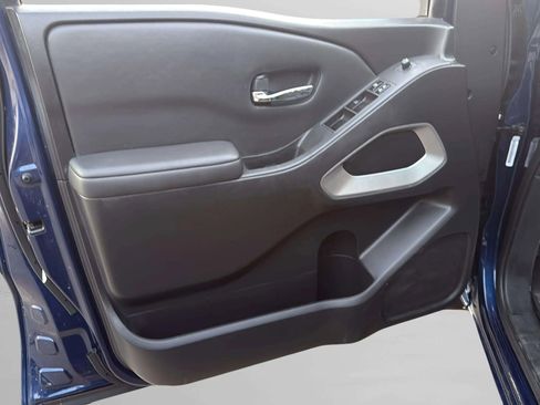 Used 2022 Nissan Frontier SV image 23