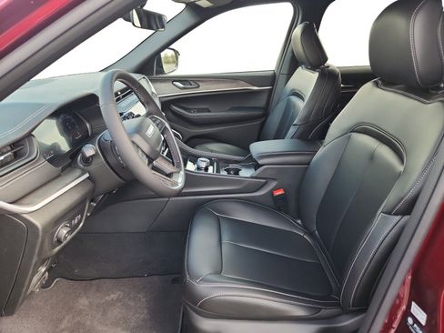 New 2026 Jeep Grand Cherokee Limited image 9