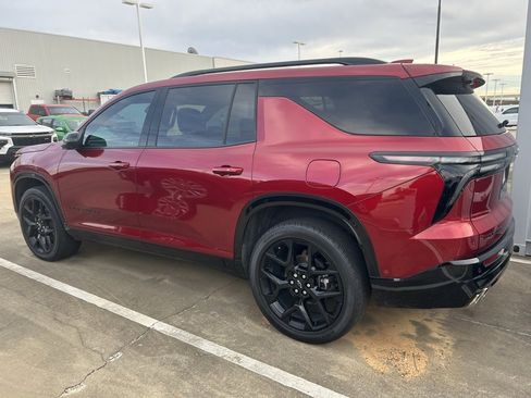 Used 2024 Chevrolet Traverse RS image 6