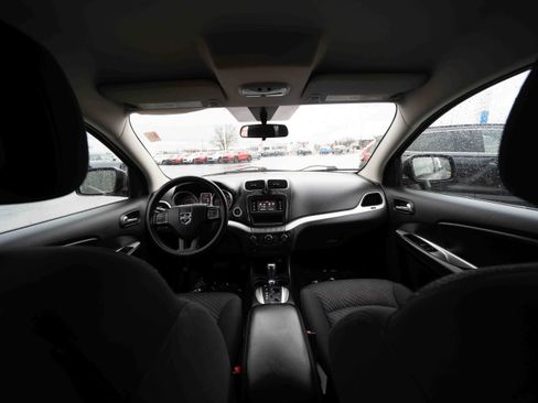 Used 2012 Dodge Journey SXT w/ Flexible Seating Group image 18