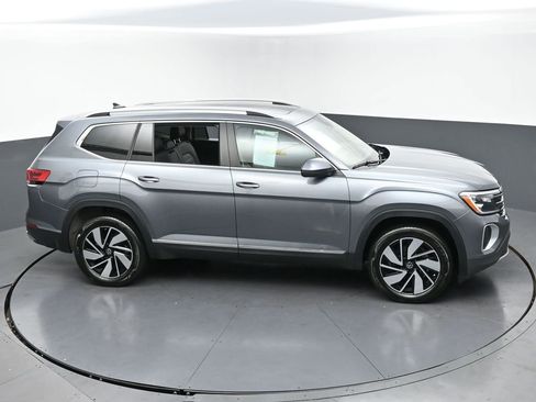 Used 2024 Volkswagen Atlas SEL AWD/4WD image 41