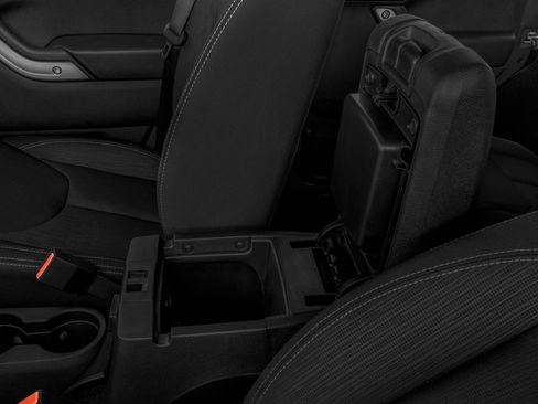 Used 2016 Jeep Wrangler Unlimited Sahara w/ Connectivity Group image 20