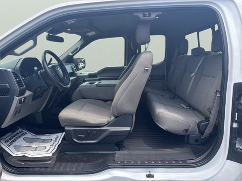 Used 2019 Ford F150 XLT w/ Equipment Group 302A Luxury AWD/4WD image 18
