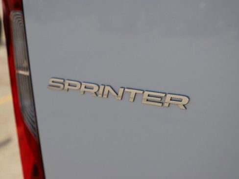 Used 2024 Mercedes-Benz Sprinter 2500 image 50
