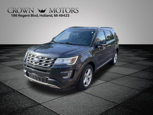 Used 2017 Ford Explorer XLT w/ Equipment Group 201A AWD/4WD image 7