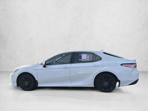 Used 2020 Toyota Camry LE image 7