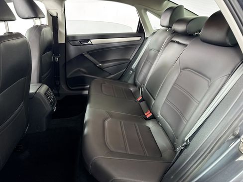 Used 2022 Volkswagen Passat 2.0T SE image 29