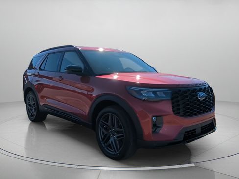 New 2026 Ford Explorer ST-Line image 2