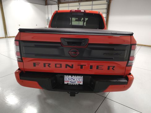 Used 2025 Nissan Frontier PRO-4X w/ Pro Convenience Package AWD/4WD image 12