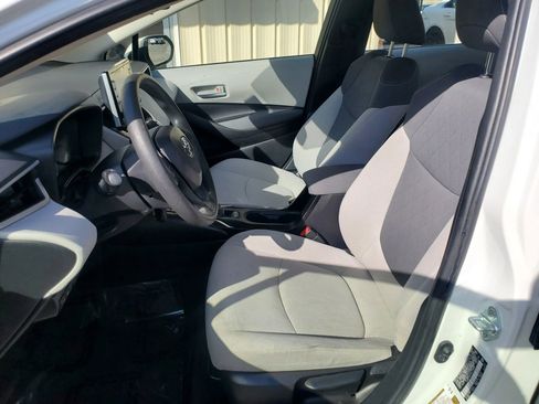 Used 2021 Toyota Corolla LE image 22