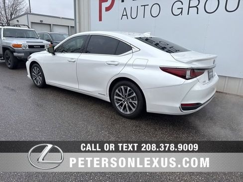 Used 2022 Lexus ES 300h w/ Accessory Package 2 image 5